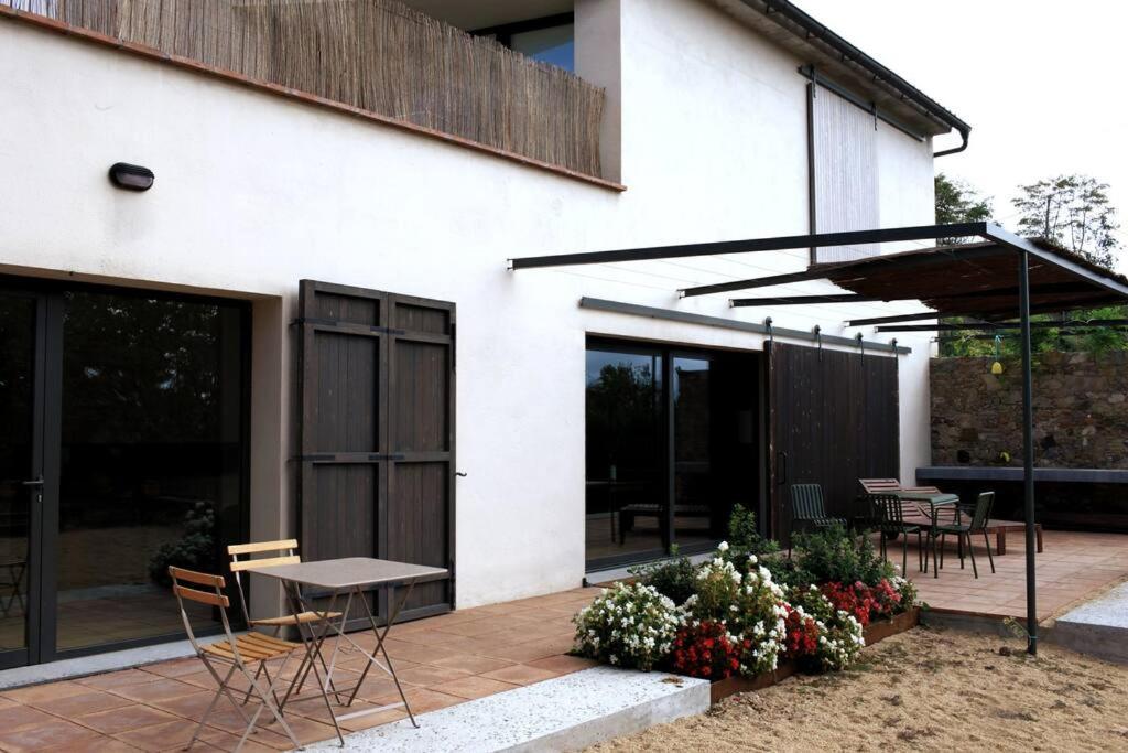 Designer With Pool Near And Village Alella